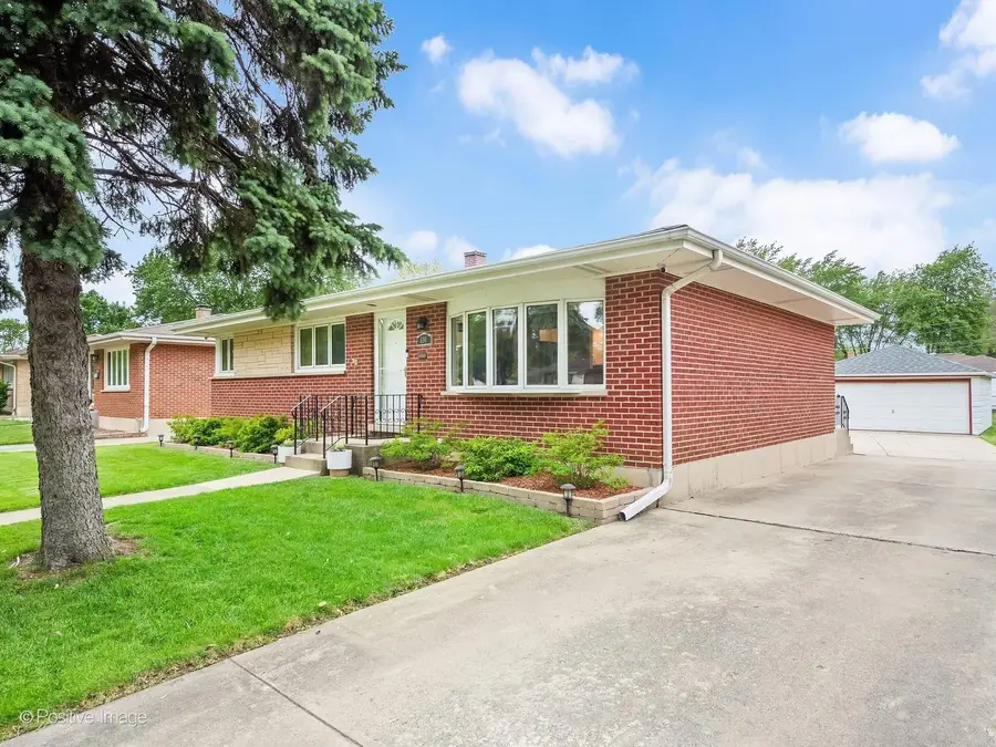 690 W Willow Glen, Addison, IL 60101 - #2