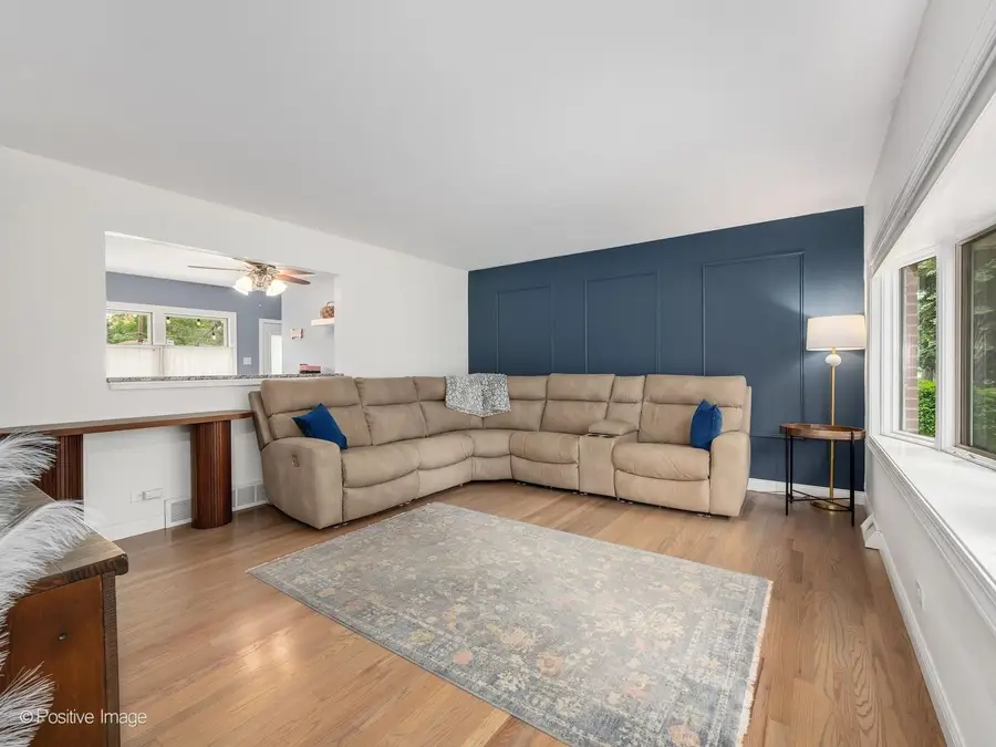 690 W Willow Glen, Addison, IL 60101 - #3