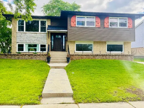 16327 Olcott Avenue, Tinley Park, IL 60477