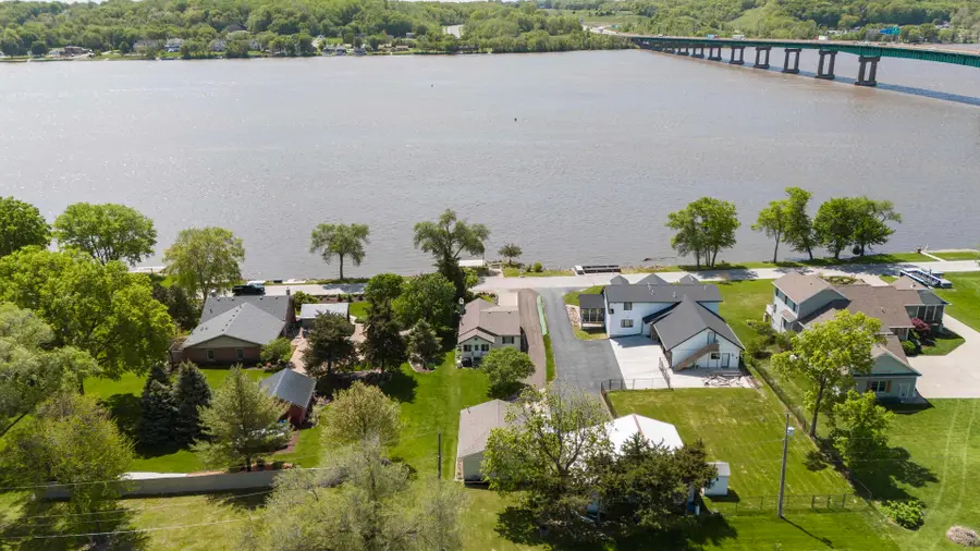 1401 Canal Shore Drive, Le Claire, IA 52753 - #2