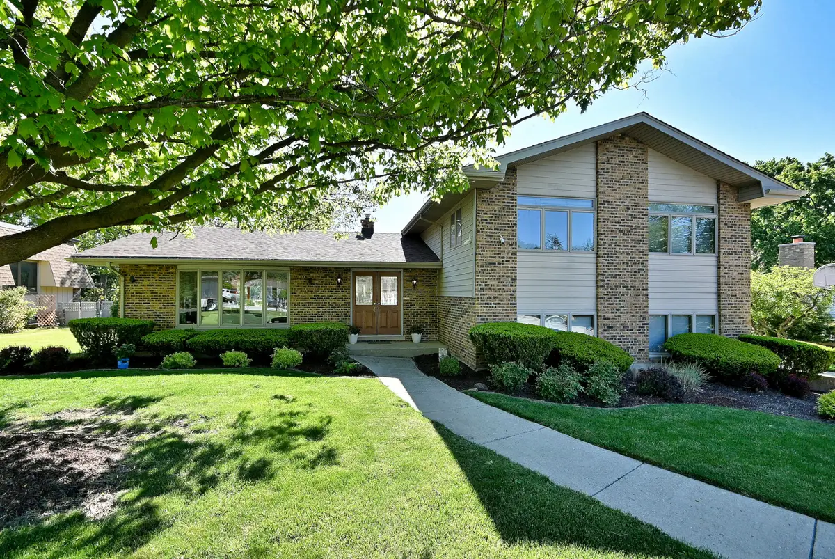 9S631 William Drive, Burr Ridge, IL 60527 - #1