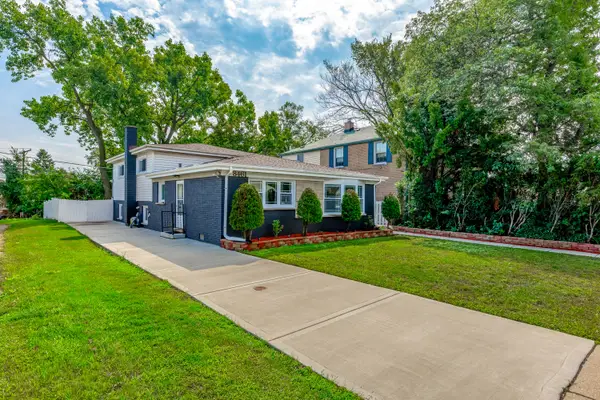 8461 Gross Point Road, Skokie, IL 60077