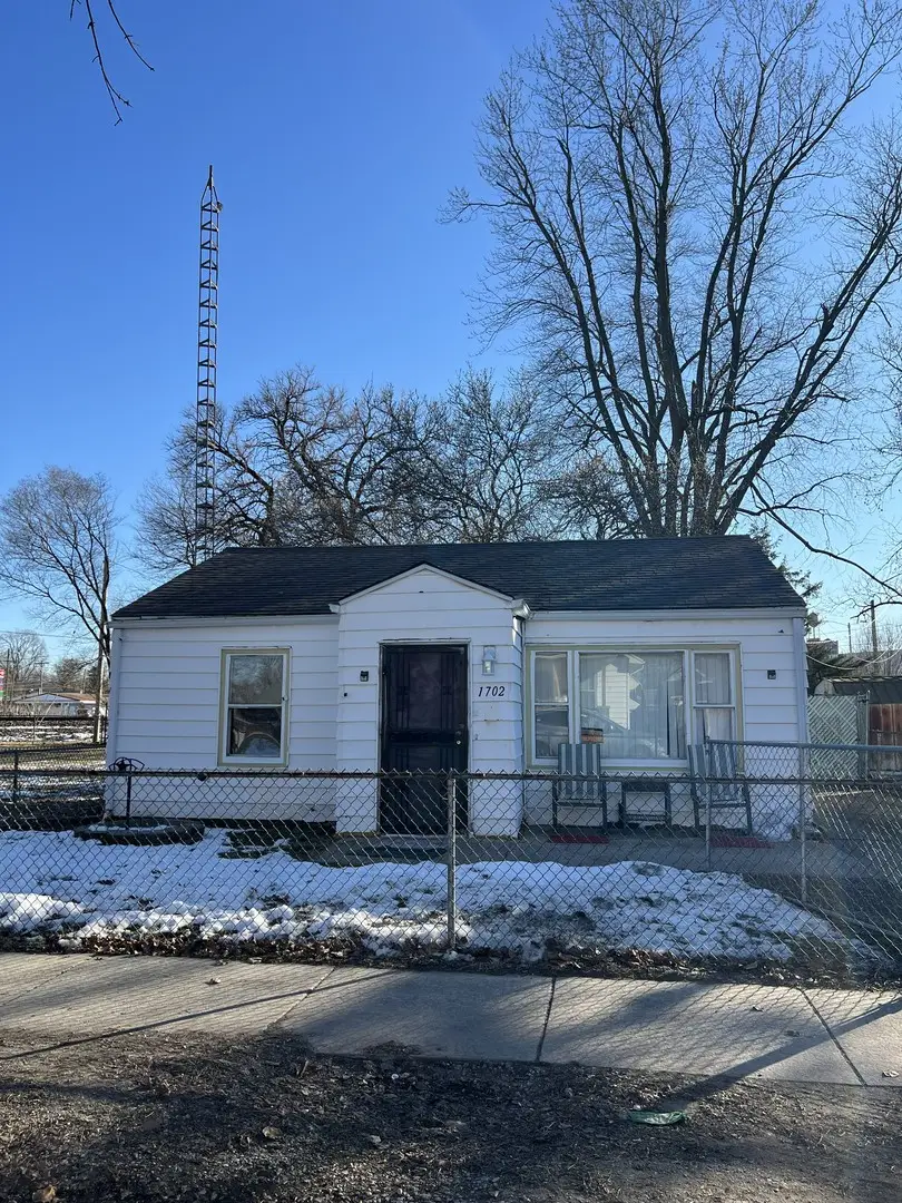 1702 E Cummins Avenue, Springfield, IL 62702 - #1