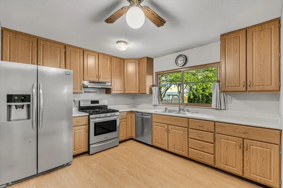 1425 W 54th Street, Davenport, IA 52806 - #2