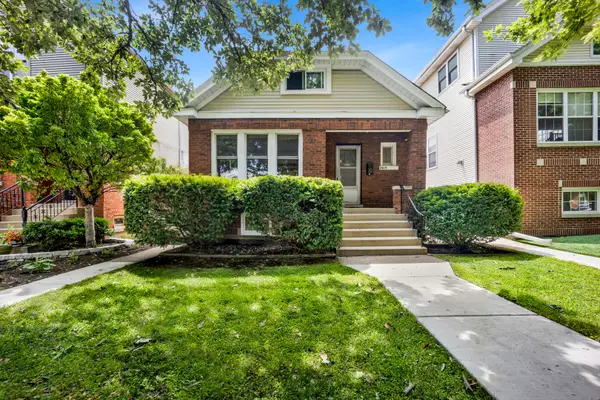 2419 W Berenice Avenue, Chicago, IL 60618
