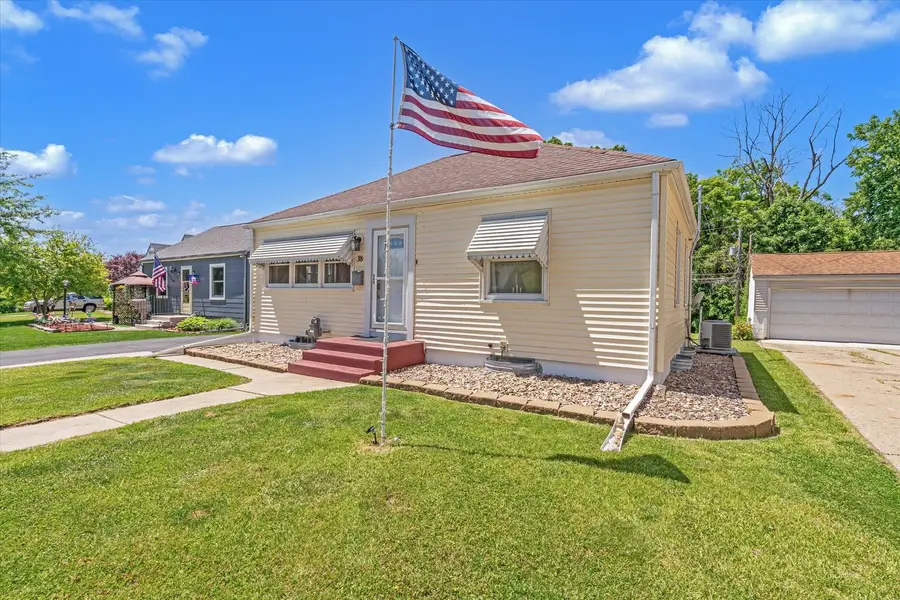 38 Blackhawk Hills Drive, Rock Island, IL 61201 - #3