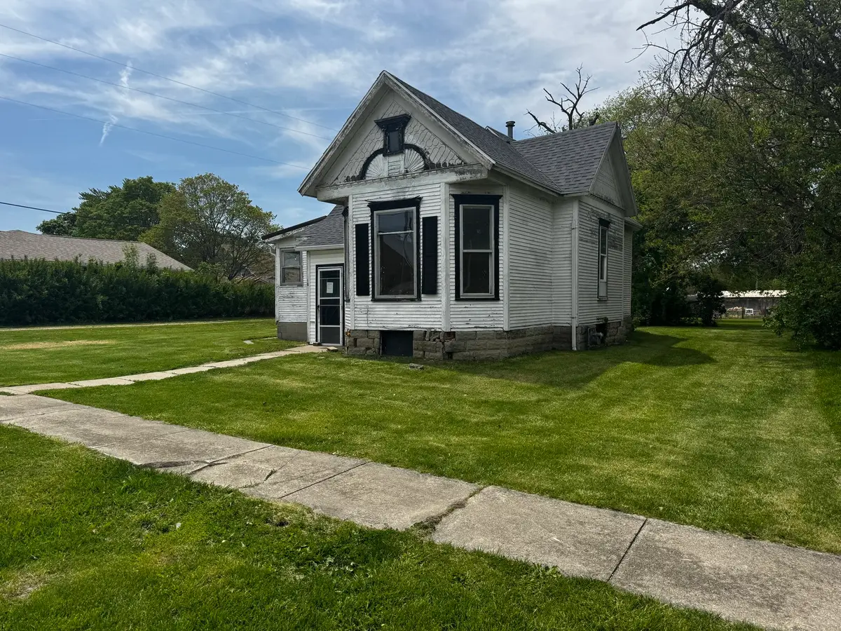 10 N 3rd Street, Chatsworth, IL 60921 - #1
