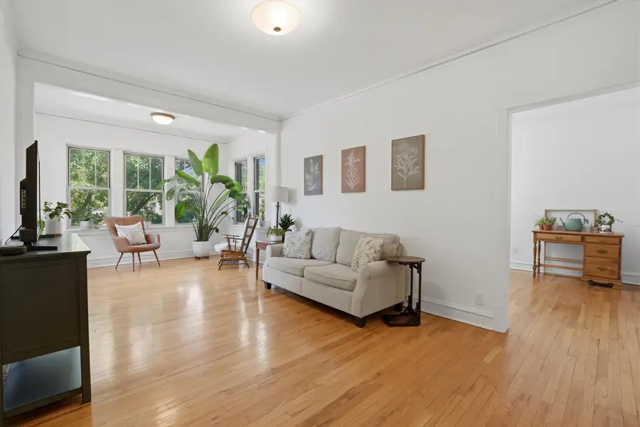 240 S Maple Avenue #1W, Oak Park, IL 60302 - #2