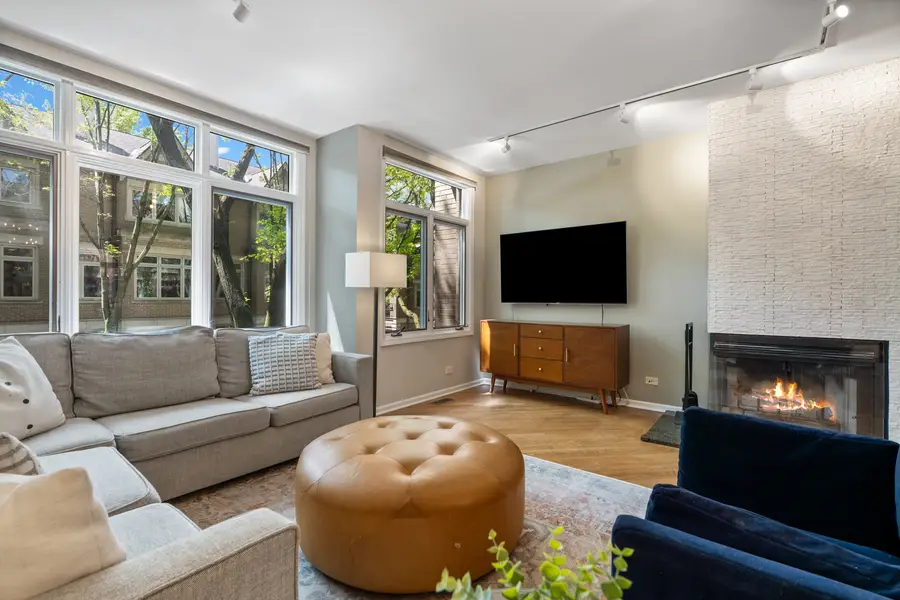 2740 N Janssen Avenue, Chicago, IL 60614 - #3