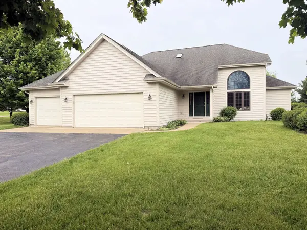10349 E Branch Road, Rochelle, IL 61068