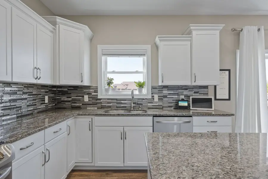 4305 Happiness Lane, Bettendorf, IA 52722 - #2