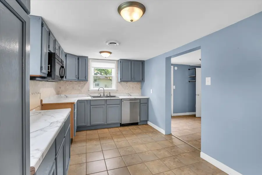 506 E Richardson, Farmer City, IL 61842 - #3