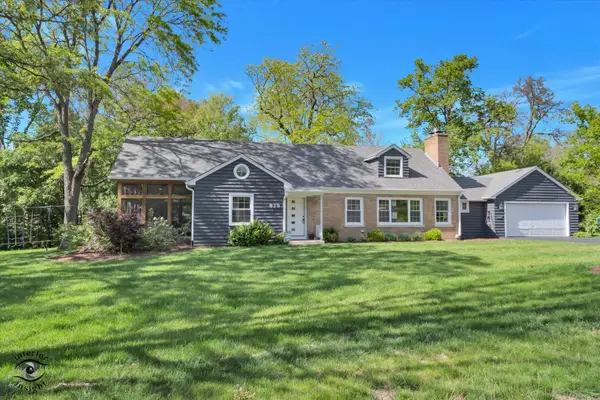 829 E Porter Avenue, Naperville, IL 60540