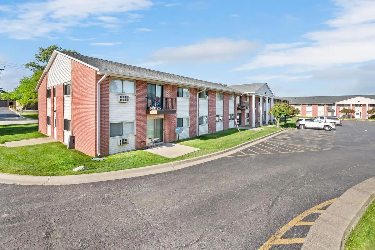 659 E Fullerton Avenue #204, Glendale Heights, IL 60139 - #1