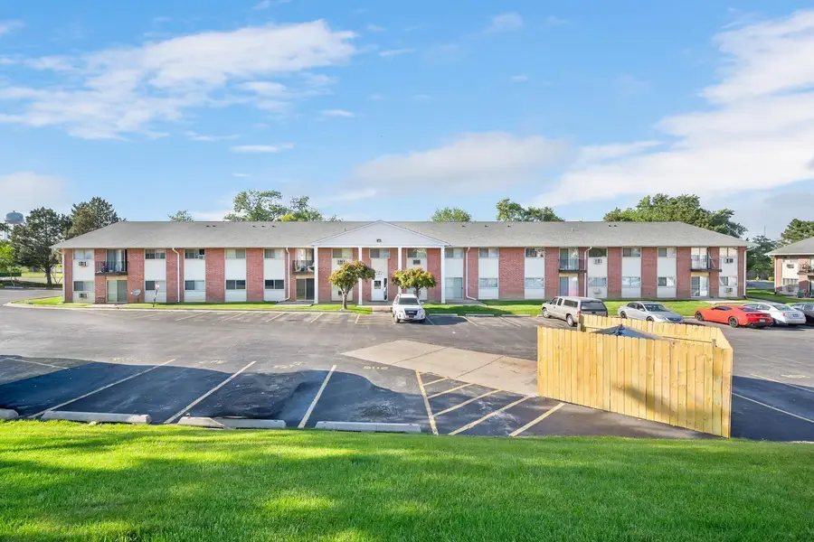 659 E Fullerton Avenue #204, Glendale Heights, IL 60139 - #2