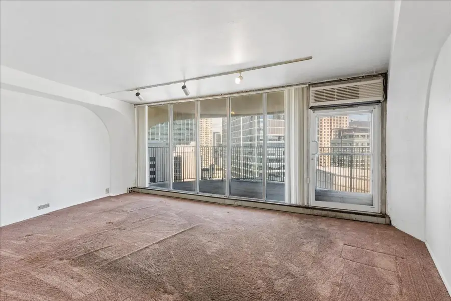 300 N State Street #2527, Chicago, IL 60654 - #2