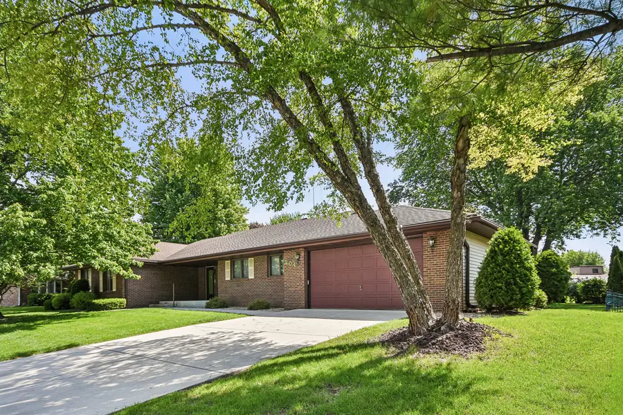 204 Carriage Drive, Morris, IL 60450 - #3