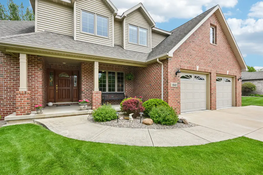 1041 Lakeview Drive, Morris, IL 60450 - #3