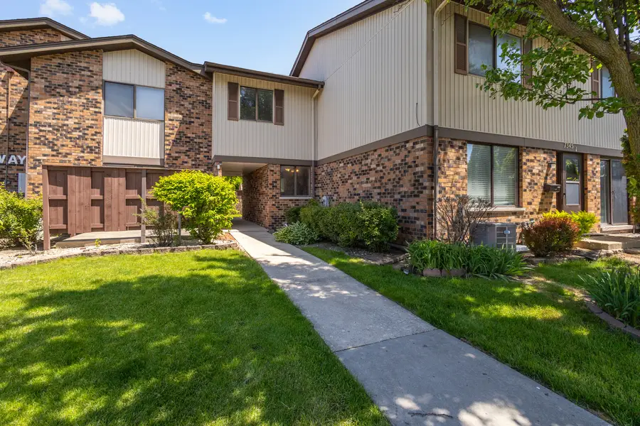 7345 Winthrop Way #10, Downers Grove, IL 60516 - #2