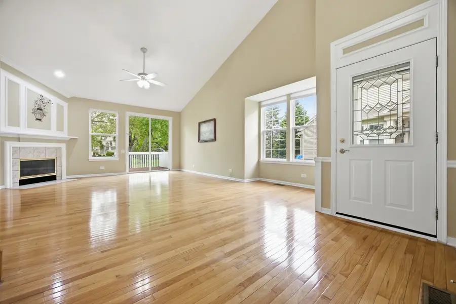 23 Brixton Court, Algonquin, IL 60102 - #3