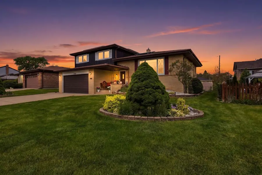 1308 E Thayer Street, Mount Prospect, IL 60056 - #2
