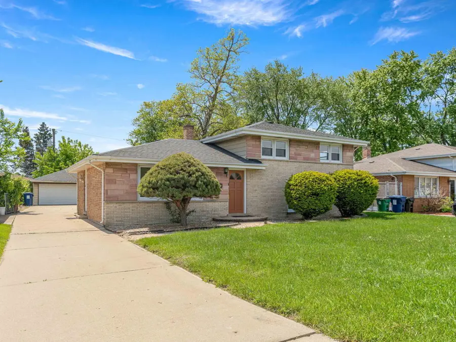 7907 W 74th Street, Bridgeview, IL 60455 - #2