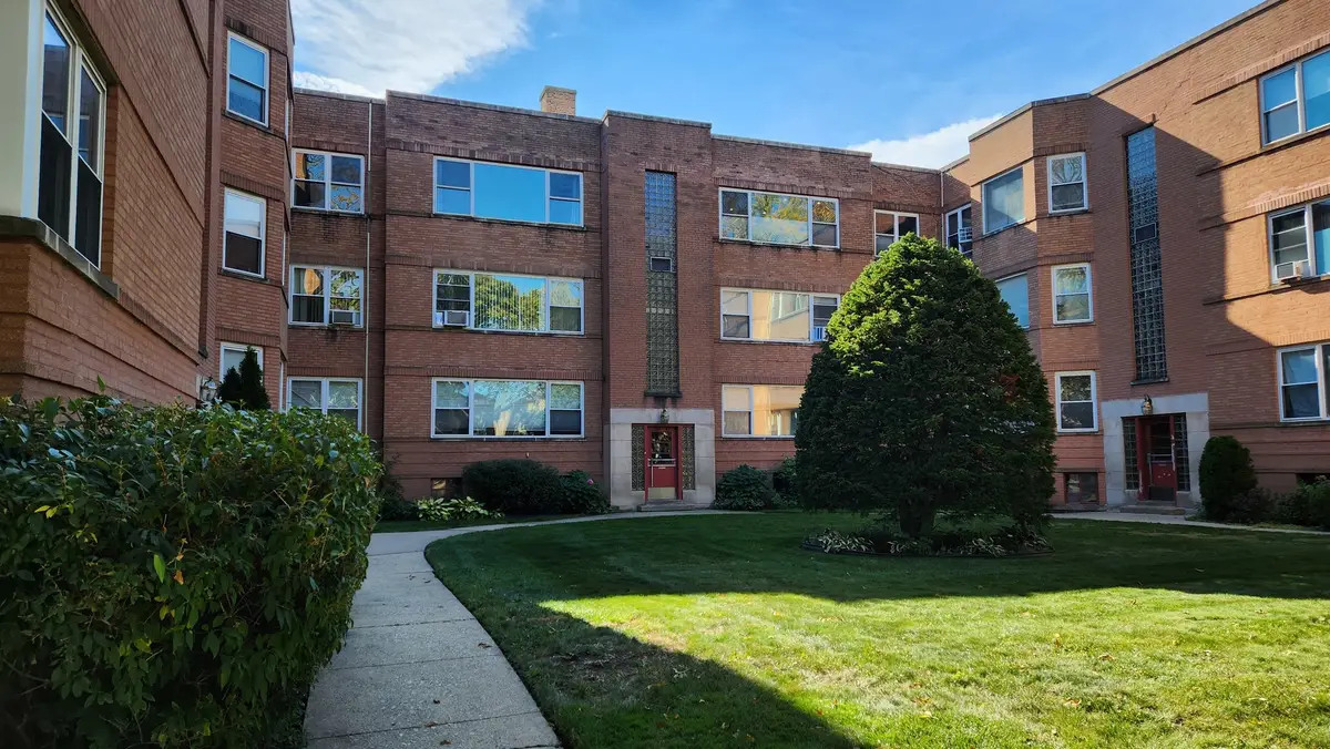 2641 W Fitch Avenue #2, Chicago, IL 60645 - #1