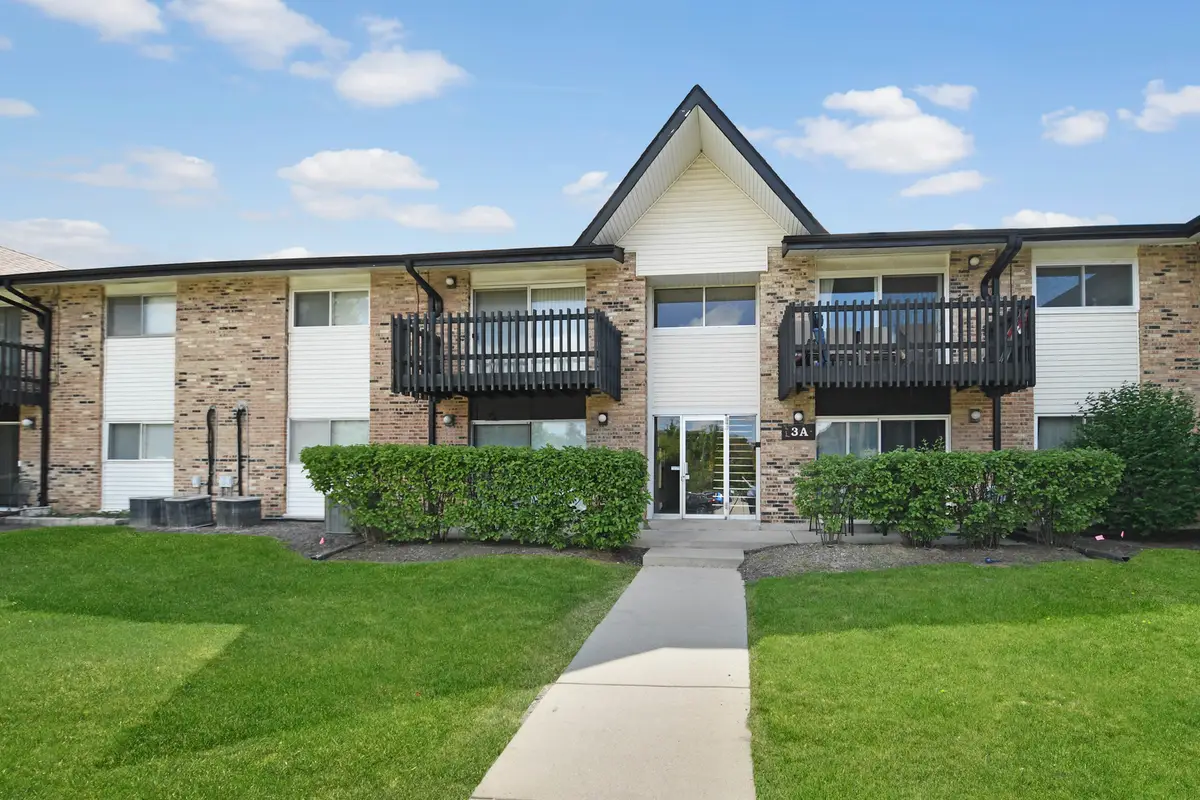 3A Kingery Quarter #103, Willowbrook, IL 60527 - #1