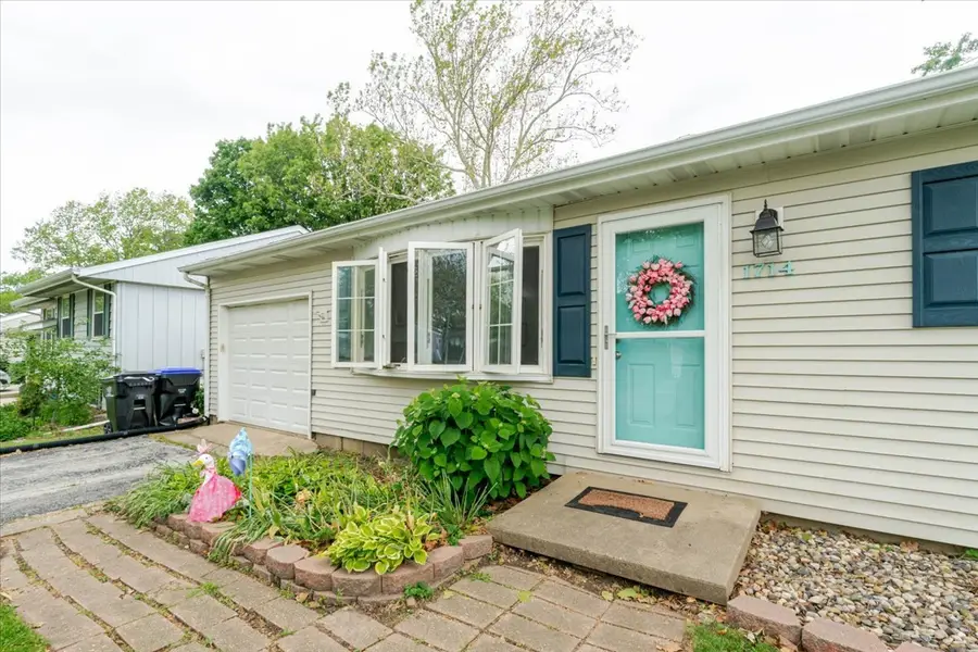 1714 Lawndale Way, Bloomington, IL 61704 - #2