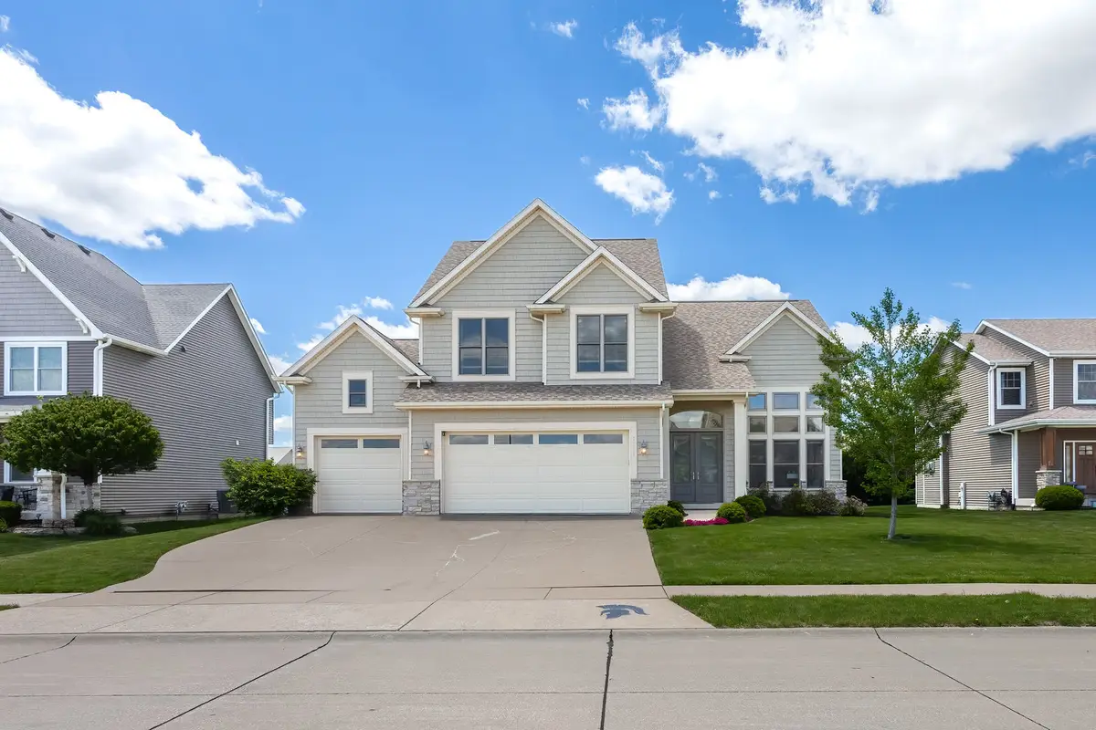 5700 Emily Road, Bettendorf, IA 52722 - #1