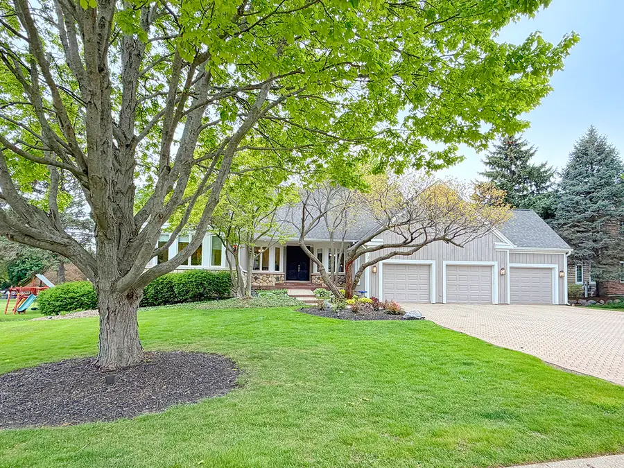 211 Ridge Lane, Lake In The Hills, IL 60156 - #2