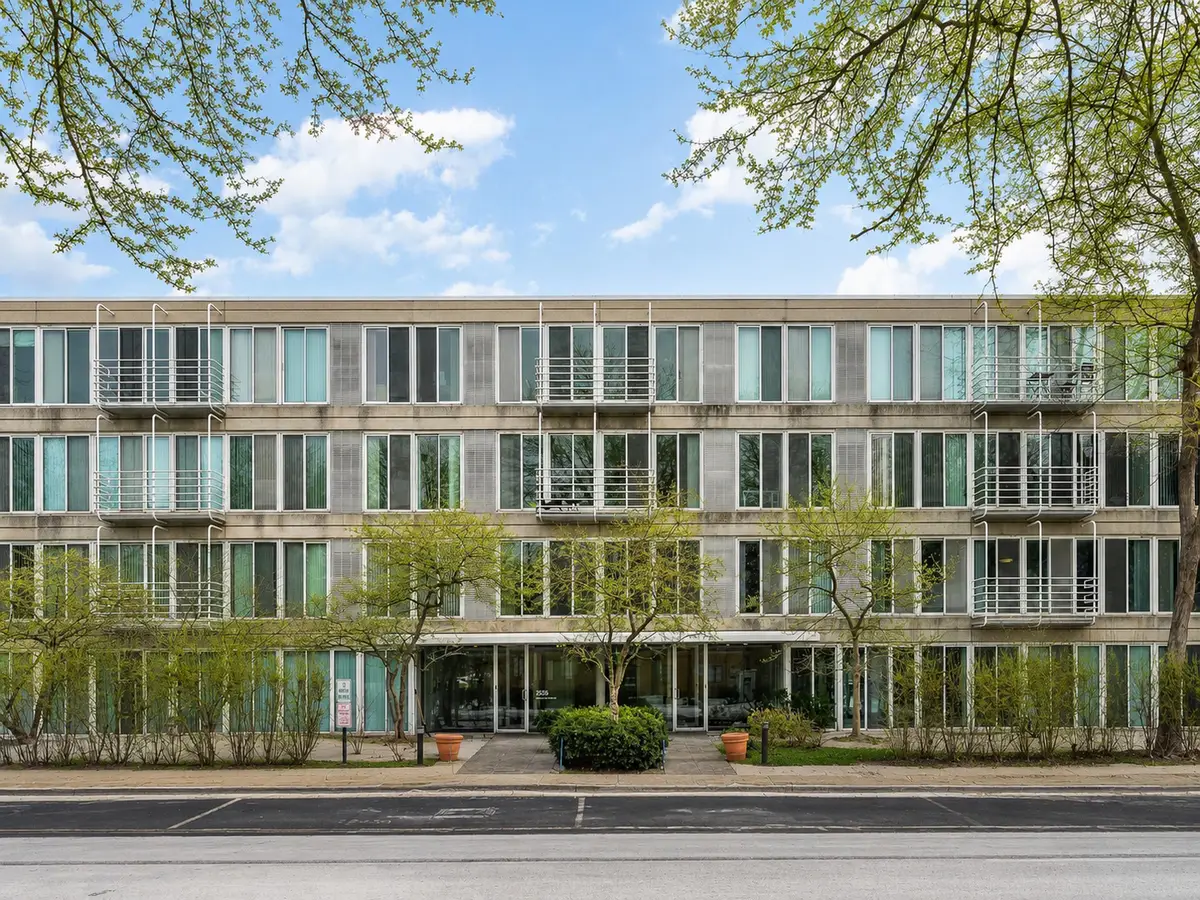 2555 Gross Point Road #202, Evanston, IL 60201 - #1