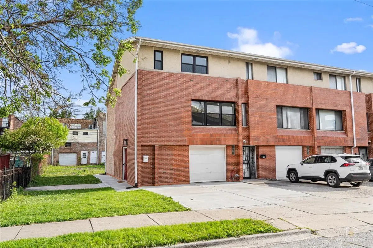 611 W 25th Place, Chicago, IL 60616 - #1