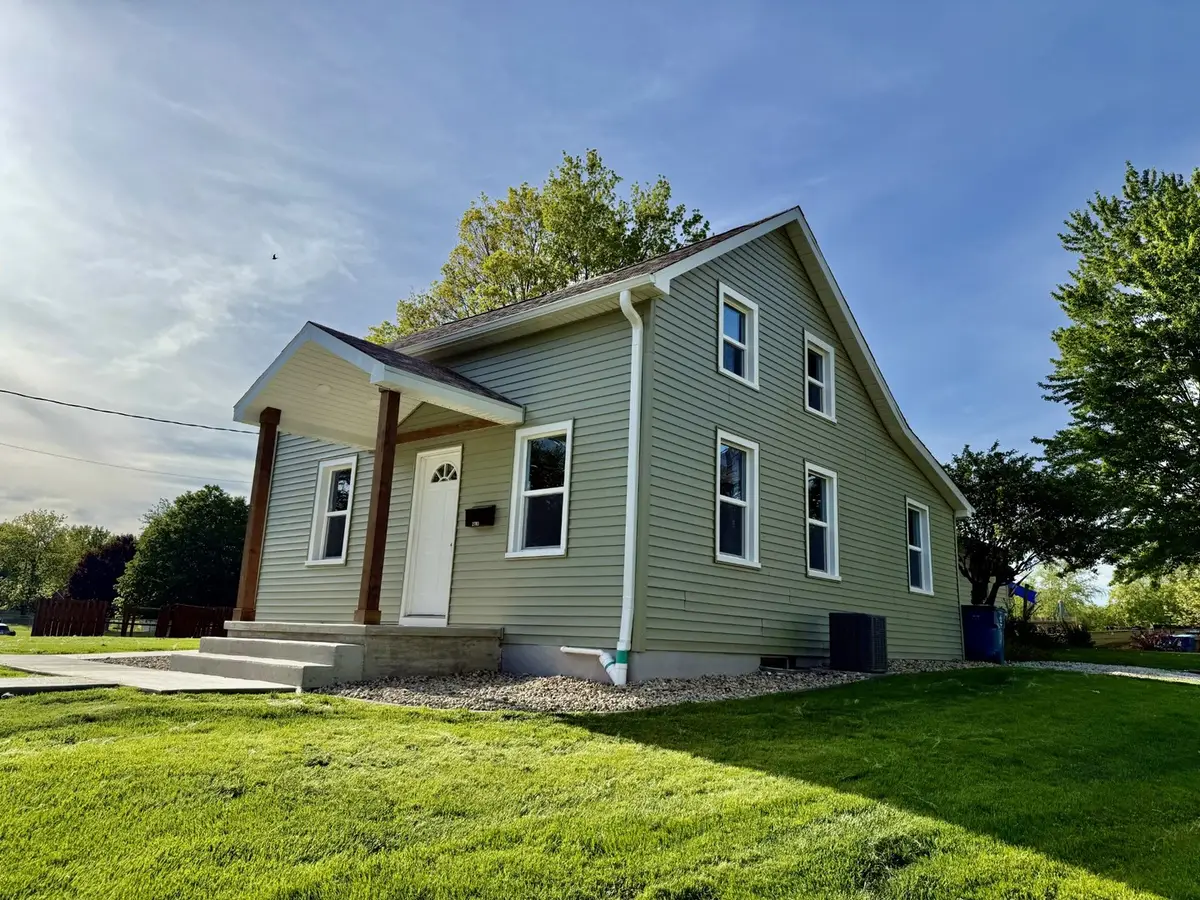 2703 Main Street, Peru, IL 61354 - #1