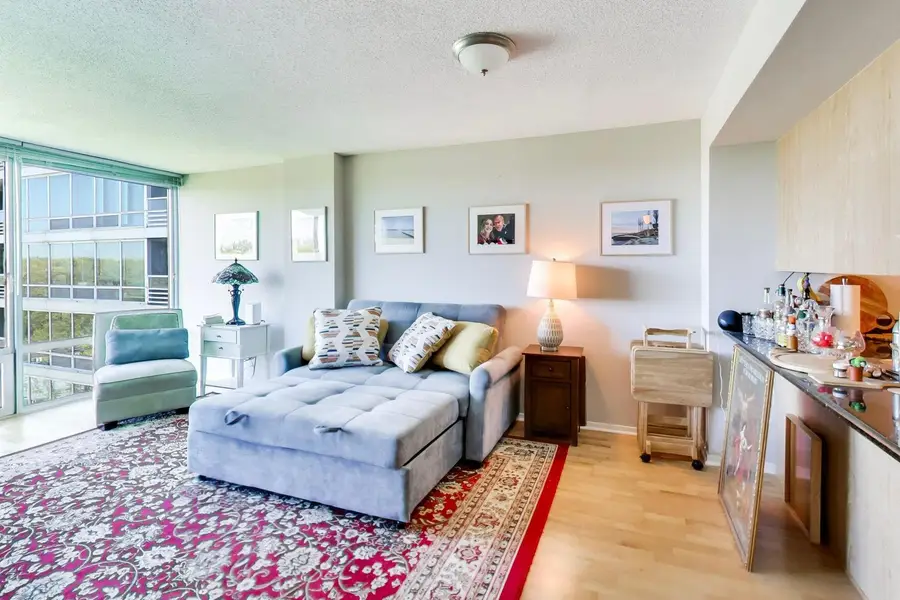 9655 Woods Drive #814, Skokie, IL 60077 - #2