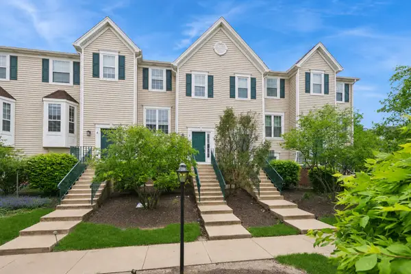 1106 Village Center Parkway #3, Aurora, IL 60506