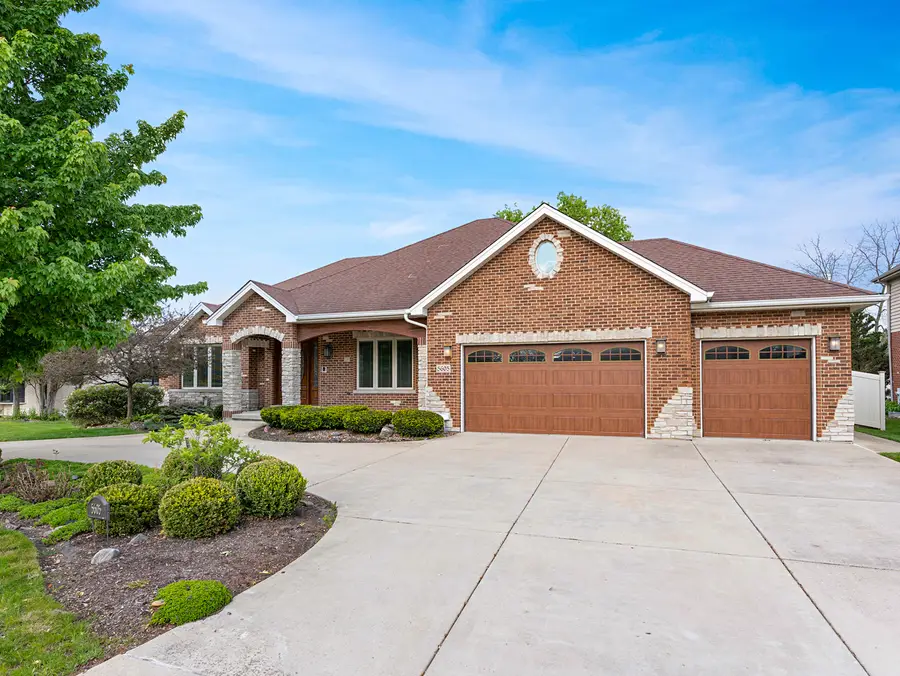 5605 S Kensington Avenue, Countryside, IL 60525 - #2