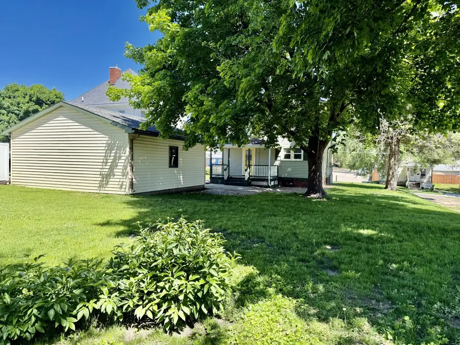 115 Lyle Street, Kewanee, IL 61443 - #3