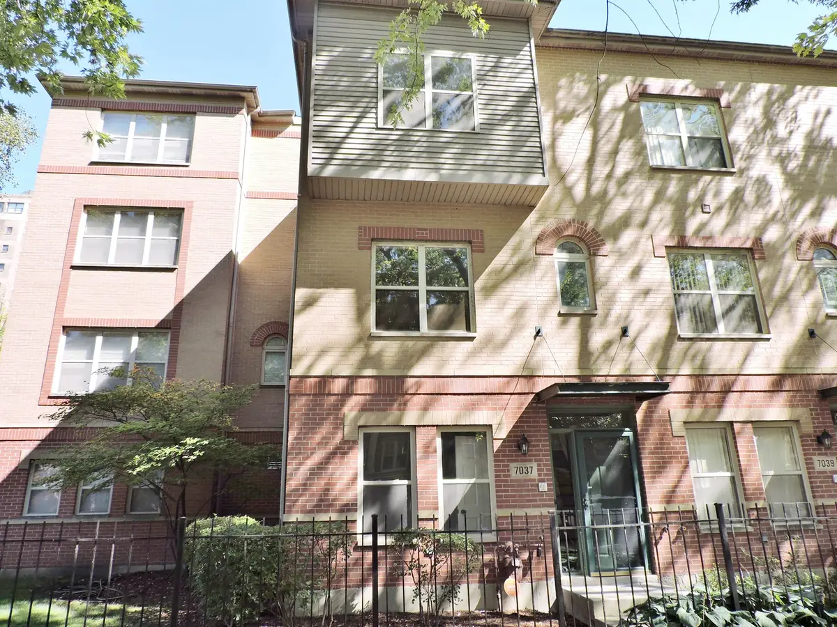 7037 S Oglesby Avenue, Chicago, IL 60649 - #1