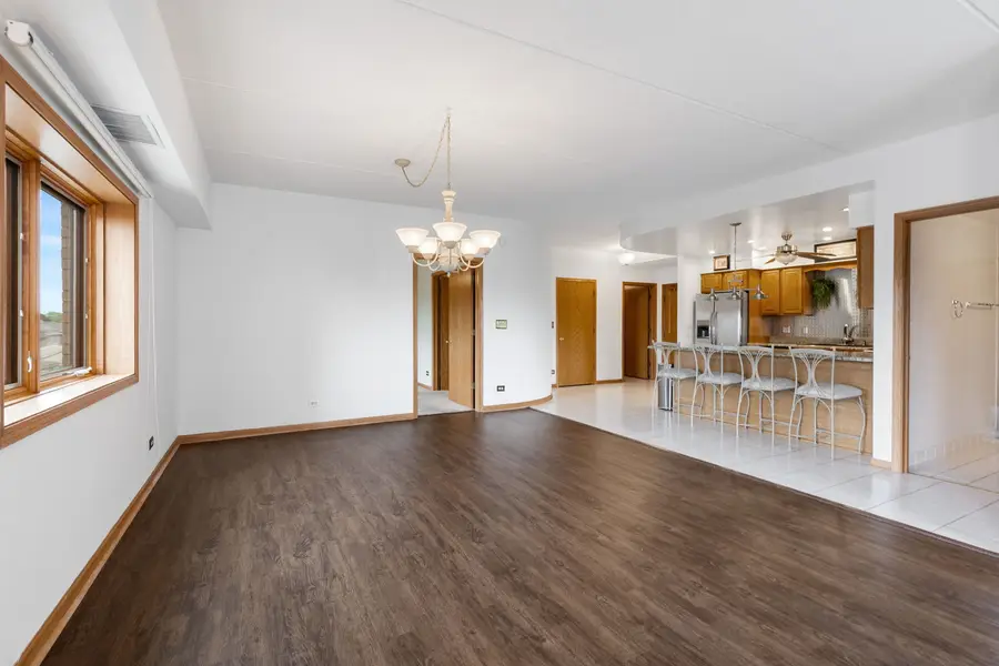7410 W Lawrence Avenue #218, Harwood Heights, IL 60706 - #3