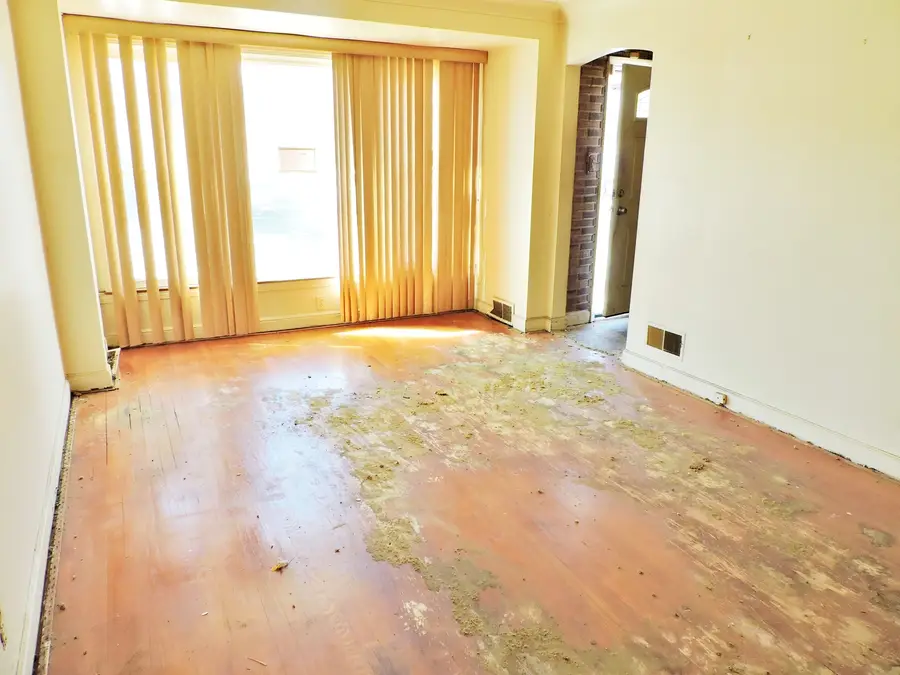 8005 S Campbell Avenue, Chicago, IL 60652 - #3
