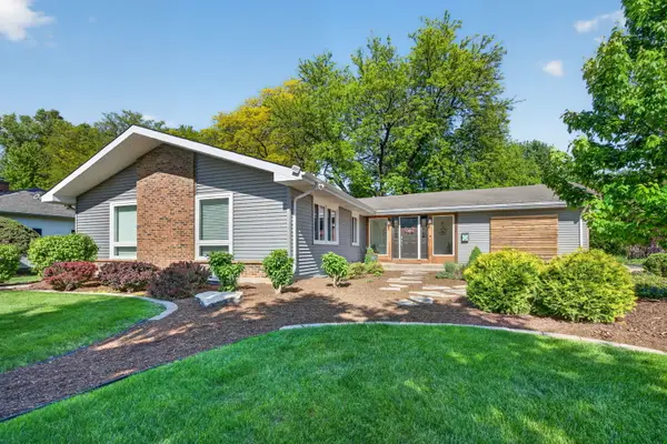 223 Willow Lane, Geneva, IL 60134