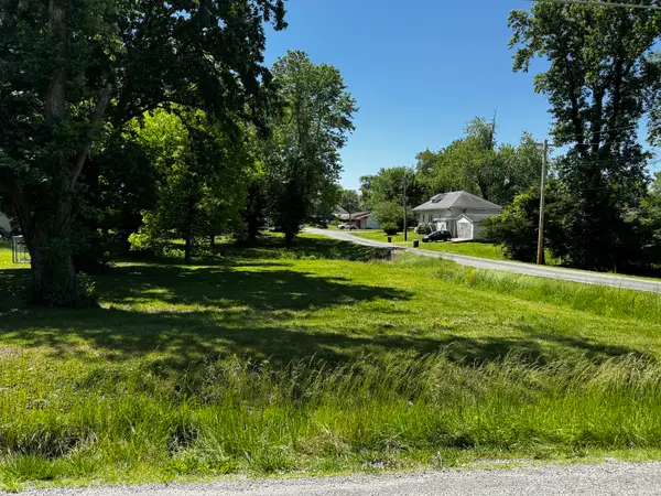501 E Roosevelt Avenue, Duquoin, IL 62832