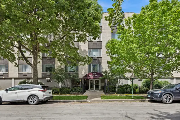 201 S Maple Avenue #106, Oak Park, IL 60302