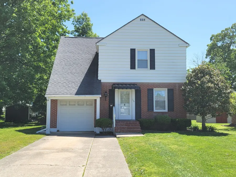 128 N Indiana Avenue, Salem, IL 62881 - #2