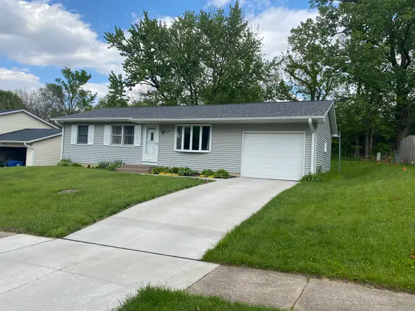 4117 Hillandale Road, Davenport, IA 52806