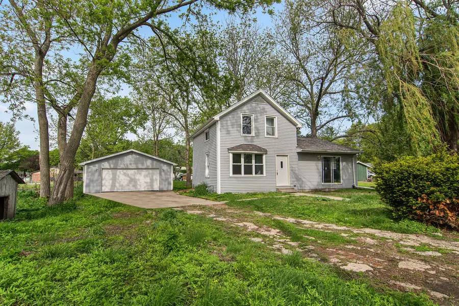 102 8th Avenue, Mendota, IL 61342 - #2