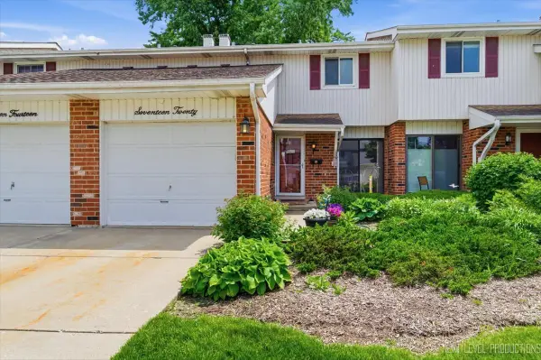 1720 Trent Court, Wheaton, IL 60189