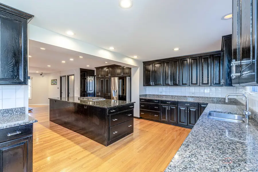21 N Ridge Road, Lake Forest, IL 60045 - #3