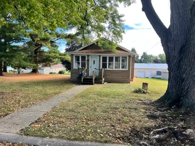 913 S 15th Avenue, Freeport, IL 61032 - #1